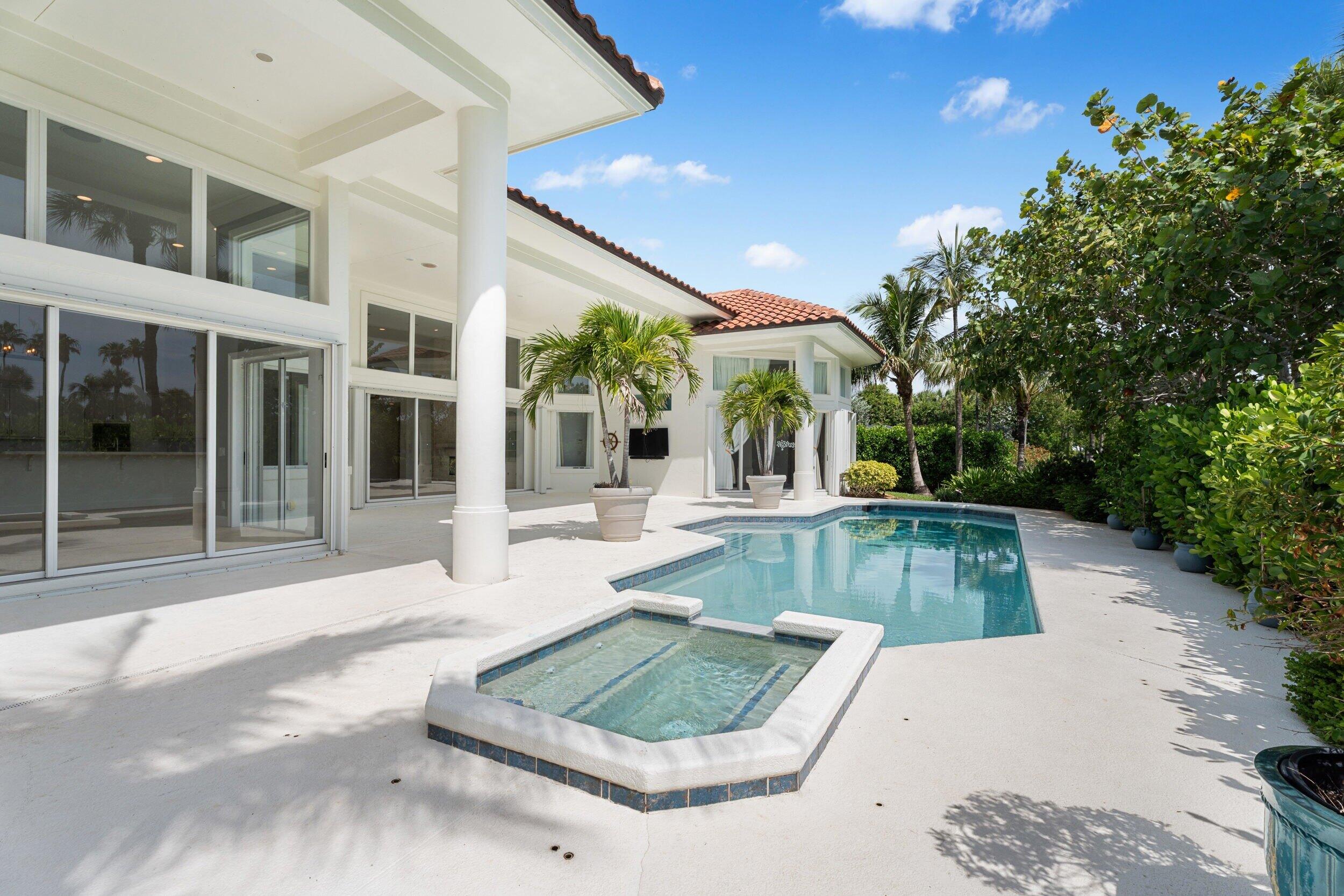 6841 SE Harbor Stuart, FL 34996