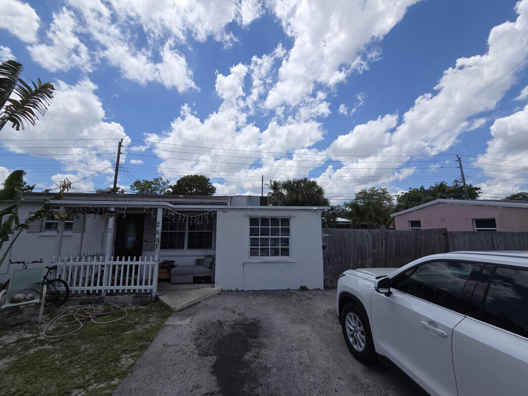 2881 NE 12th