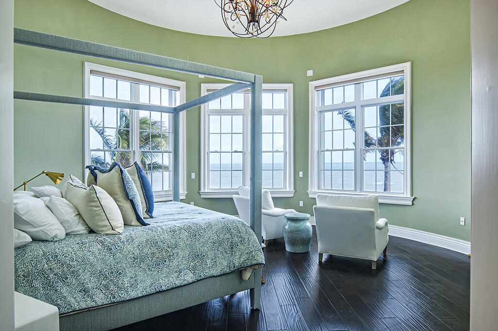1010 Easter Lily #204 Vero Beach, FL 32963