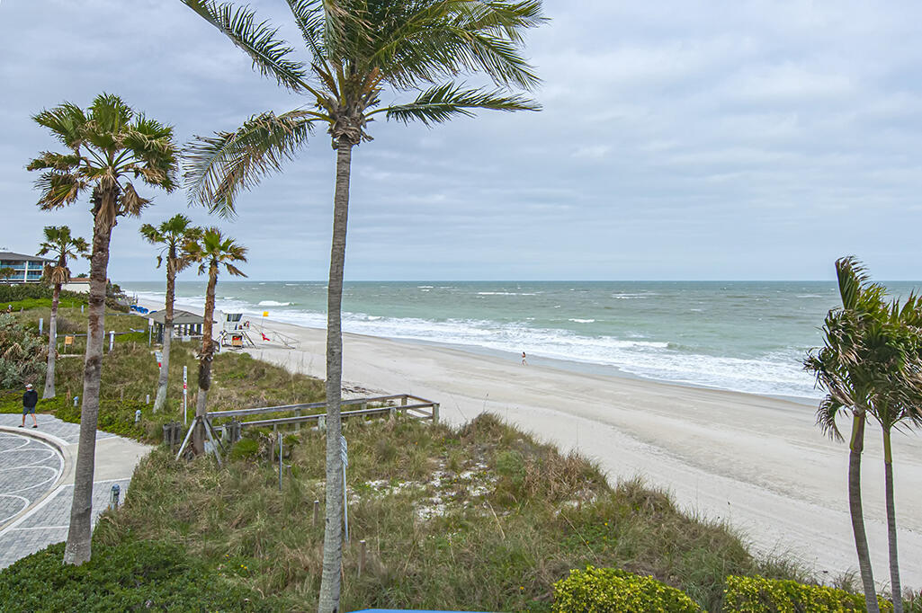 1010 Easter Lily #204 Vero Beach, FL 32963