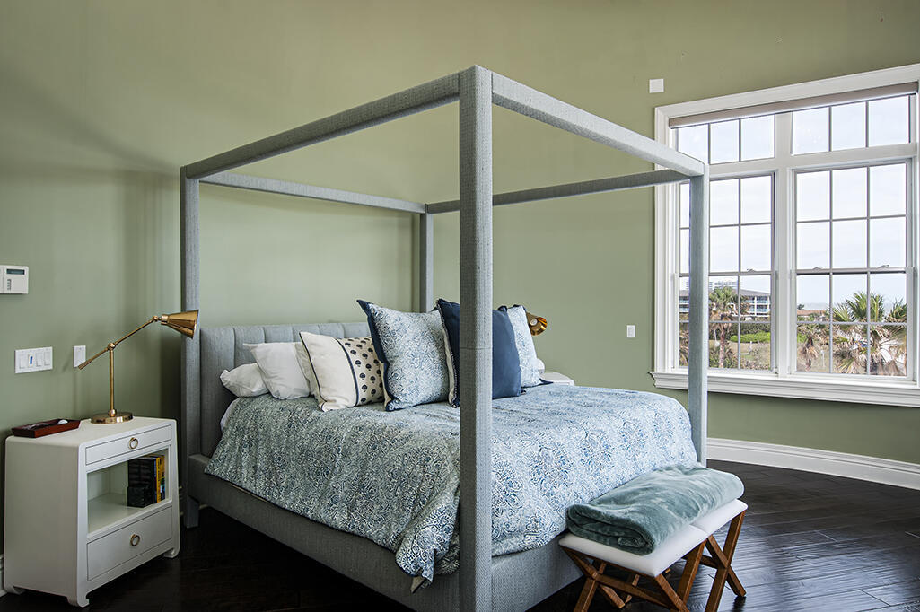 1010 Easter Lily #204 Vero Beach, FL 32963