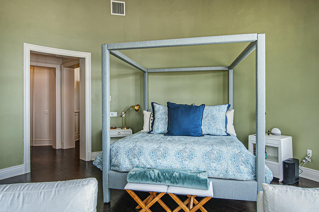 1010 Easter Lily #204 Vero Beach, FL 32963