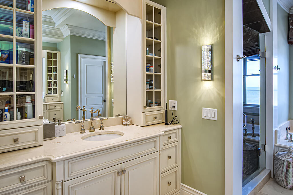 1010 Easter Lily #204 Vero Beach, FL 32963