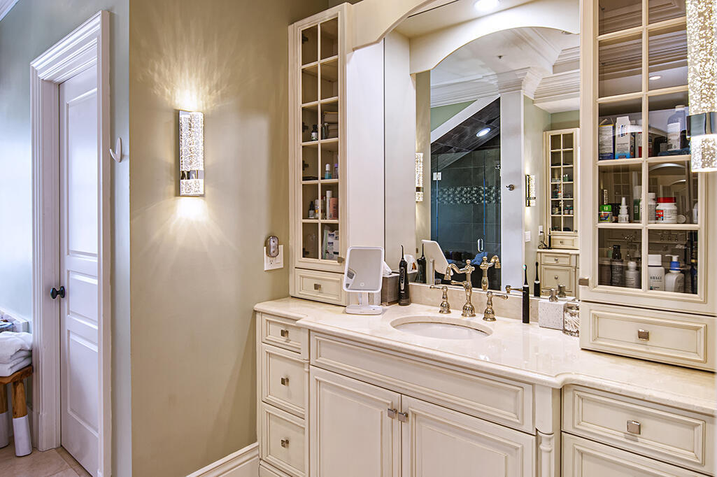 1010 Easter Lily #204 Vero Beach, FL 32963