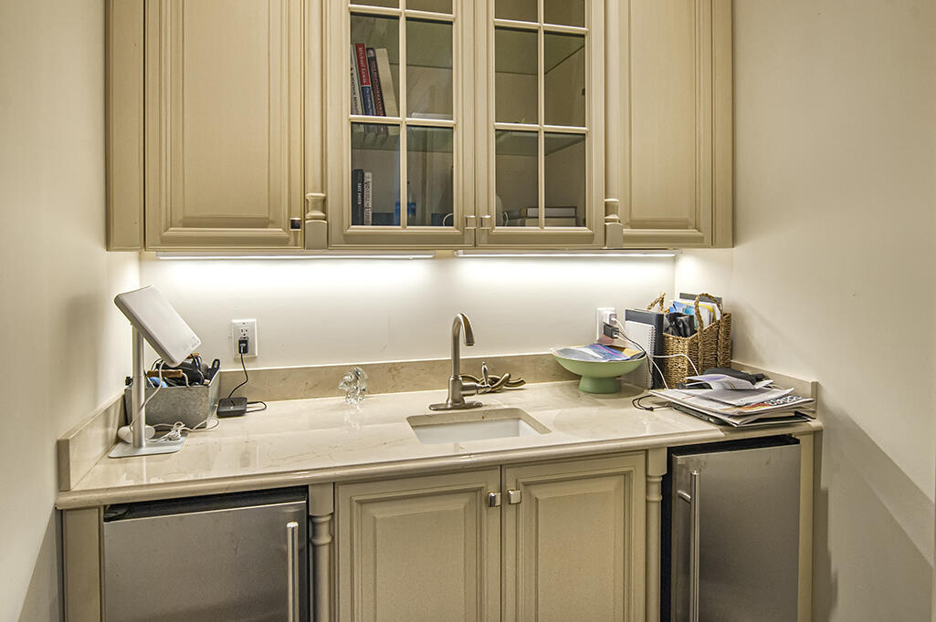 1010 Easter Lily #204 Vero Beach, FL 32963