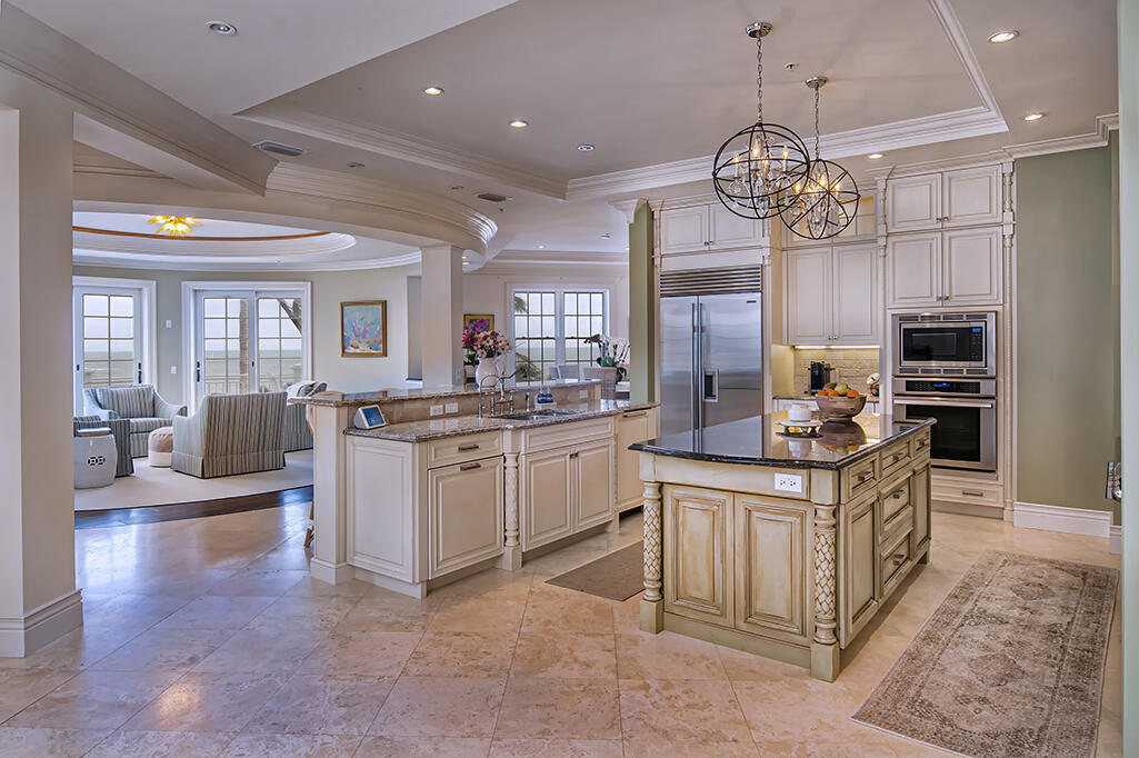 1010 Easter Lily #204 Vero Beach, FL 32963