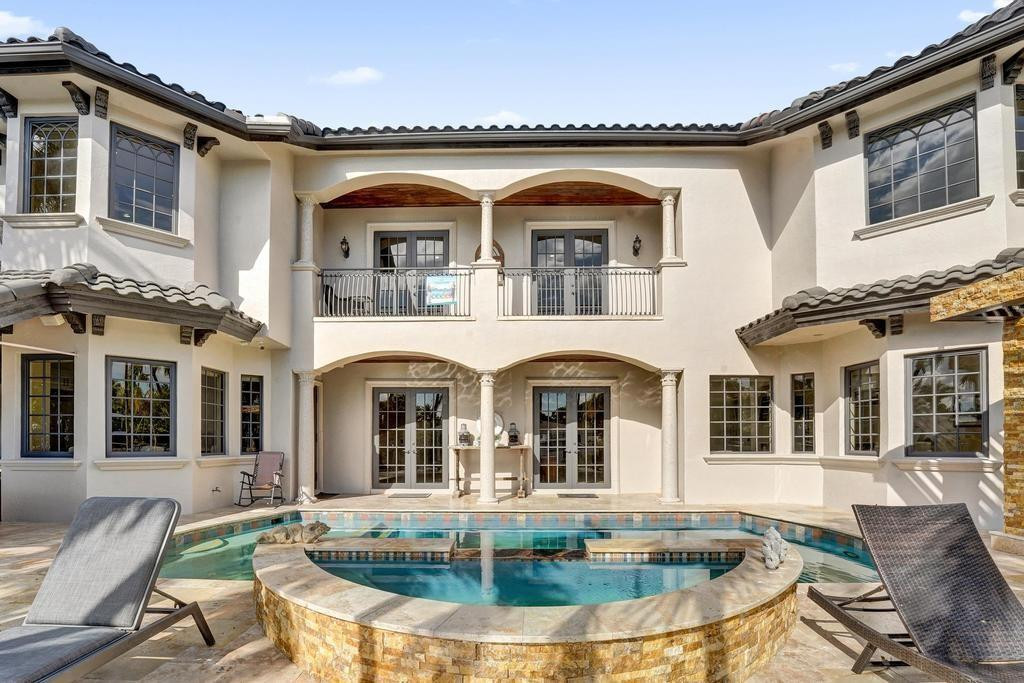 2340 NE 47th