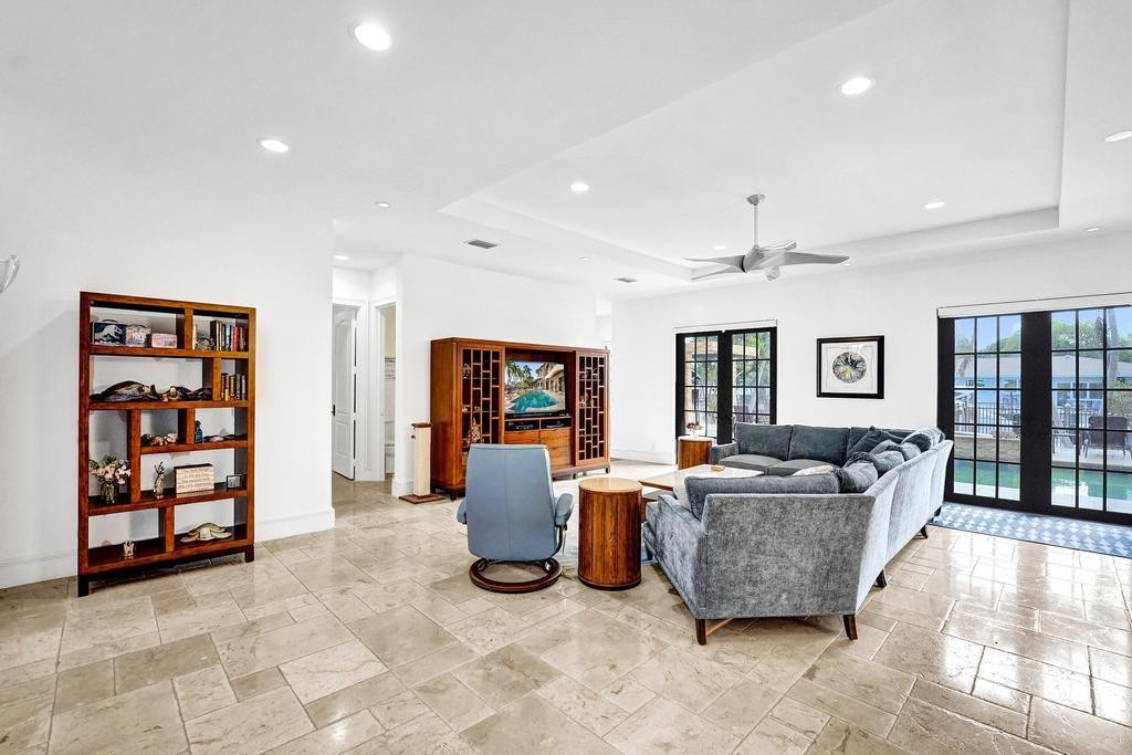 2340 NE 47th Lighthouse Point, FL 33064