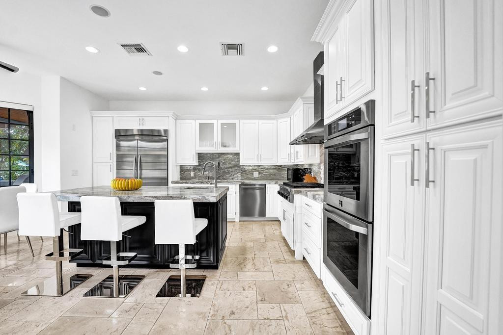 2340 NE 47th Lighthouse Point, FL 33064