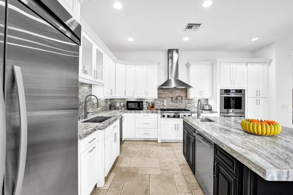 2340 NE 47th Lighthouse Point, FL 33064