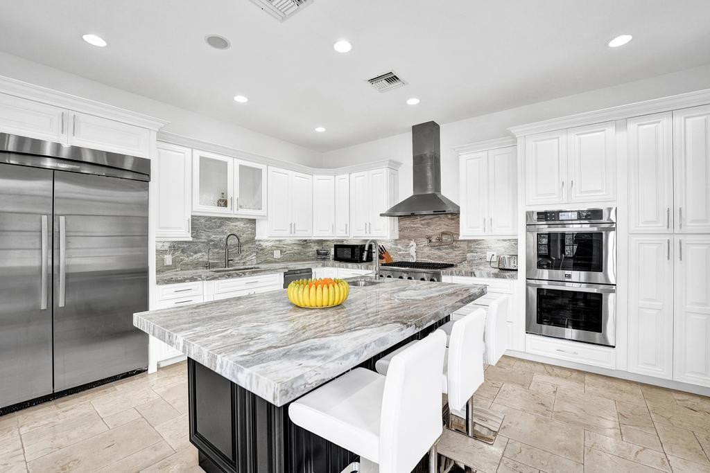 2340 NE 47th Lighthouse Point, FL 33064
