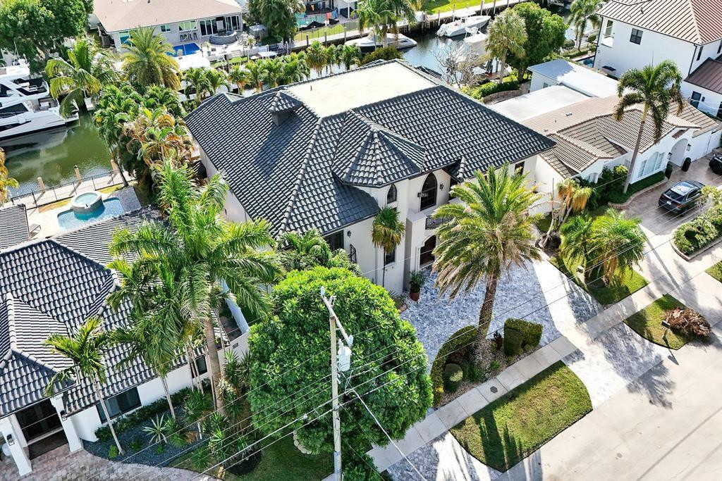 2340 NE 47th Lighthouse Point, FL 33064