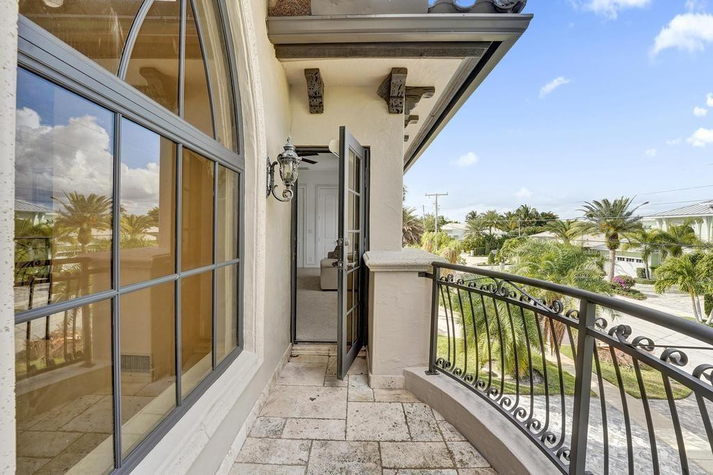2340 NE 47th Lighthouse Point, FL 33064