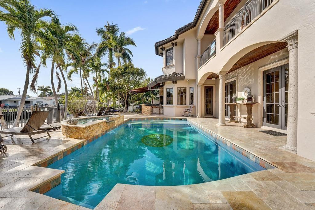 2340 NE 47th Lighthouse Point, FL 33064