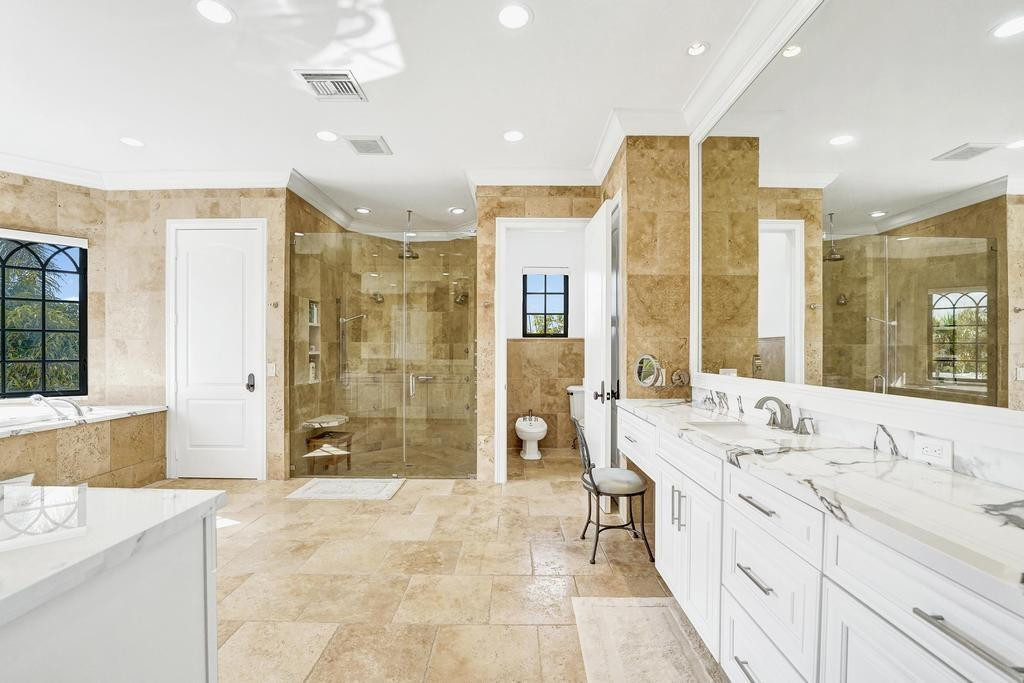 2340 NE 47th Lighthouse Point, FL 33064