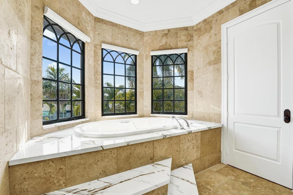2340 NE 47th Lighthouse Point, FL 33064