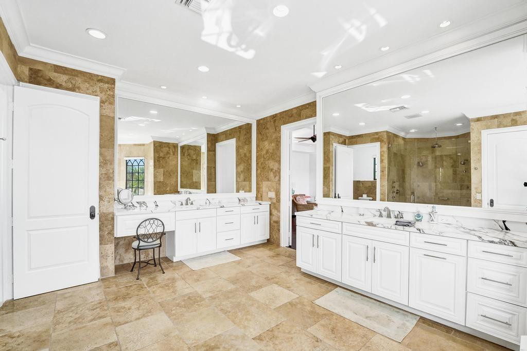 2340 NE 47th Lighthouse Point, FL 33064
