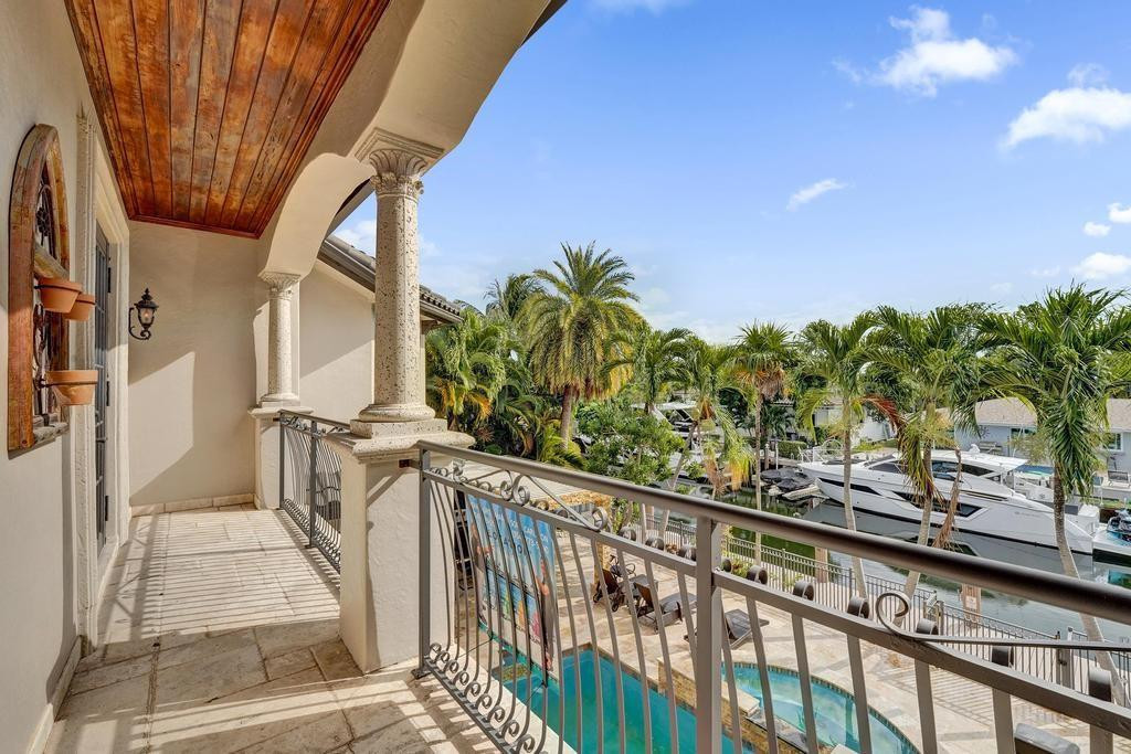 2340 NE 47th Lighthouse Point, FL 33064
