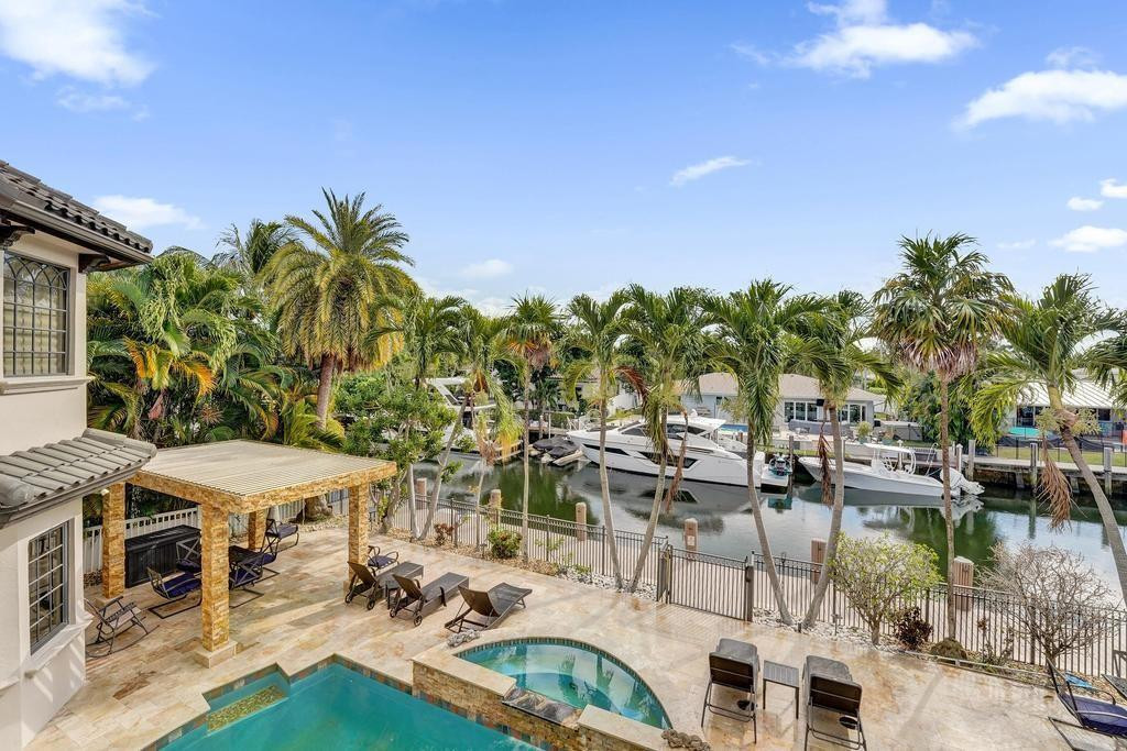 2340 NE 47th Lighthouse Point, FL 33064