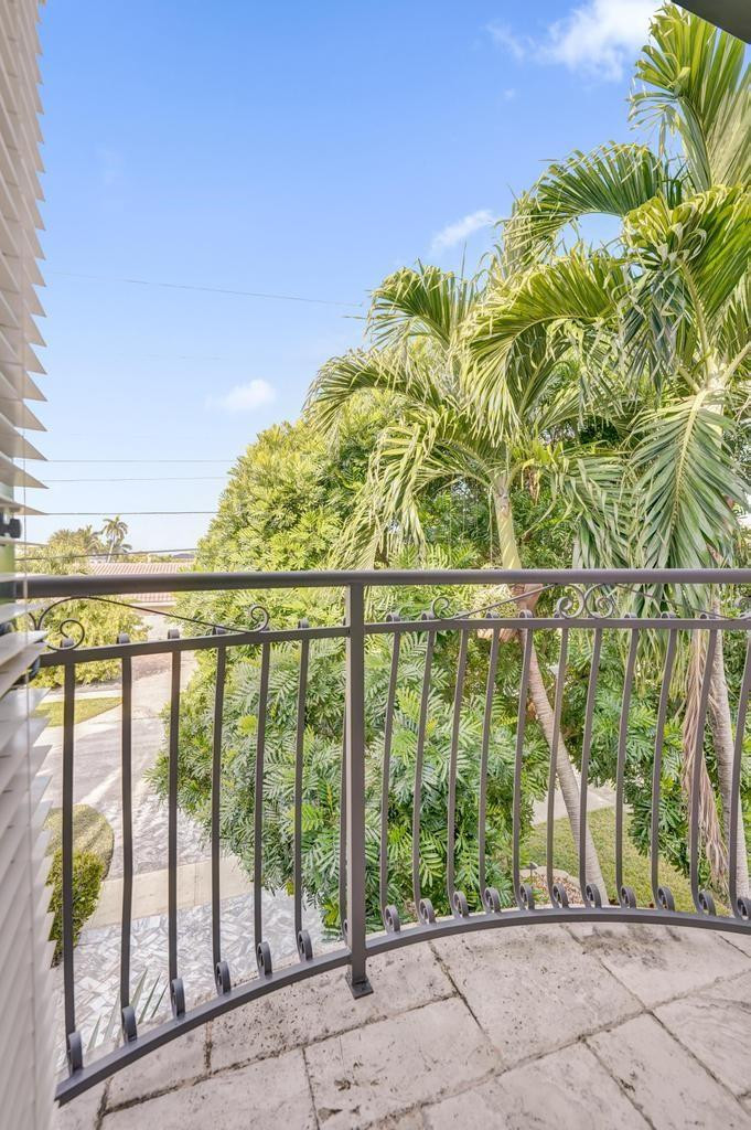 2340 NE 47th Lighthouse Point, FL 33064