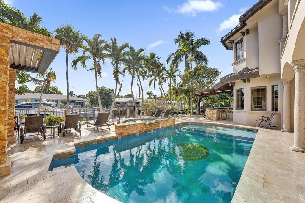 2340 NE 47th Lighthouse Point, FL 33064
