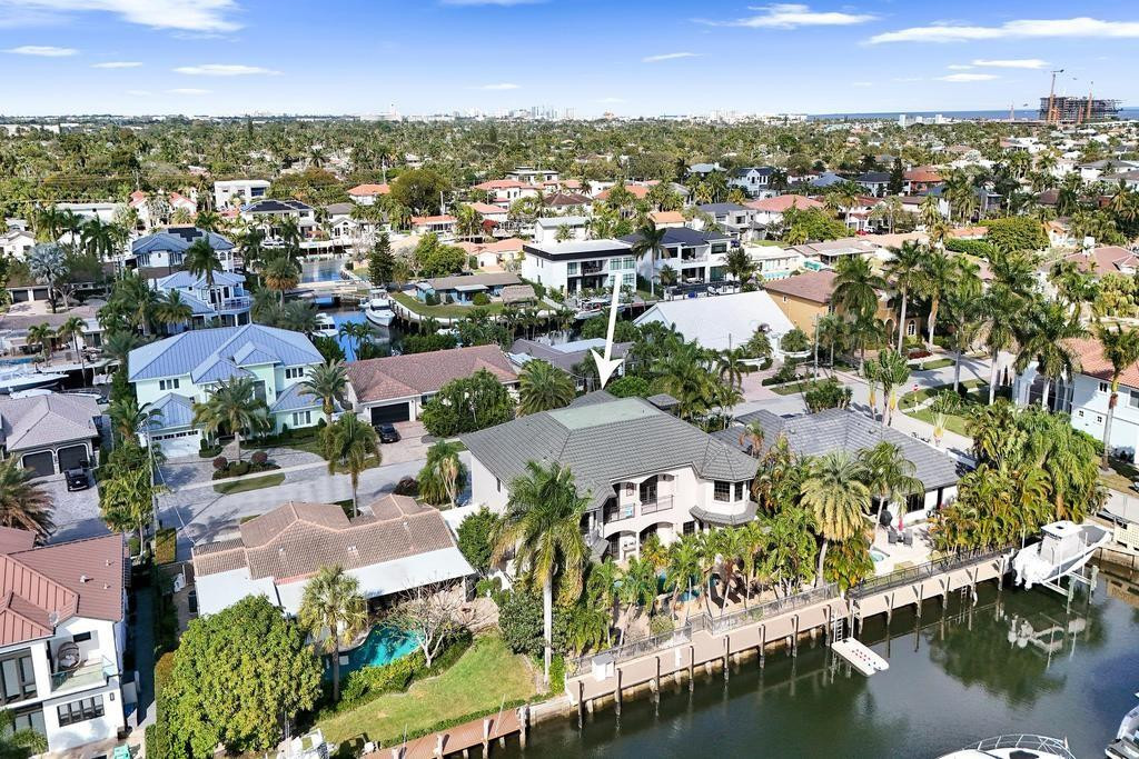 2340 NE 47th Lighthouse Point, FL 33064