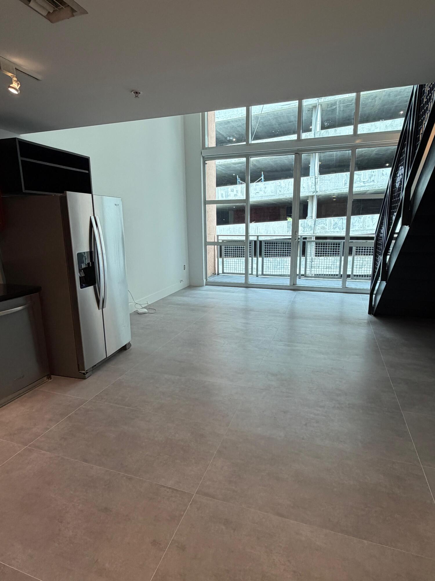 244 Biscayne Blvd #645