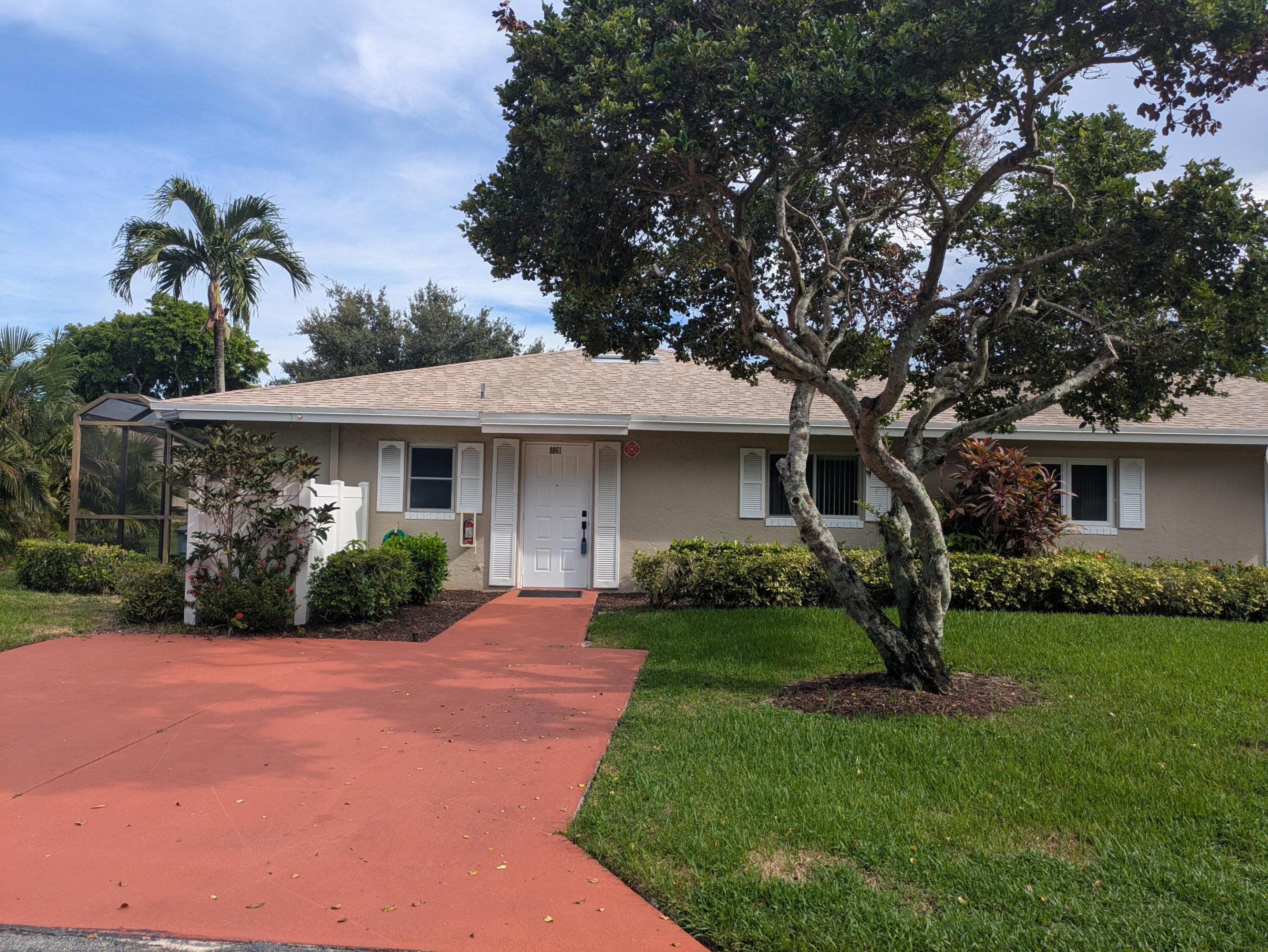 8861 Echo Ln