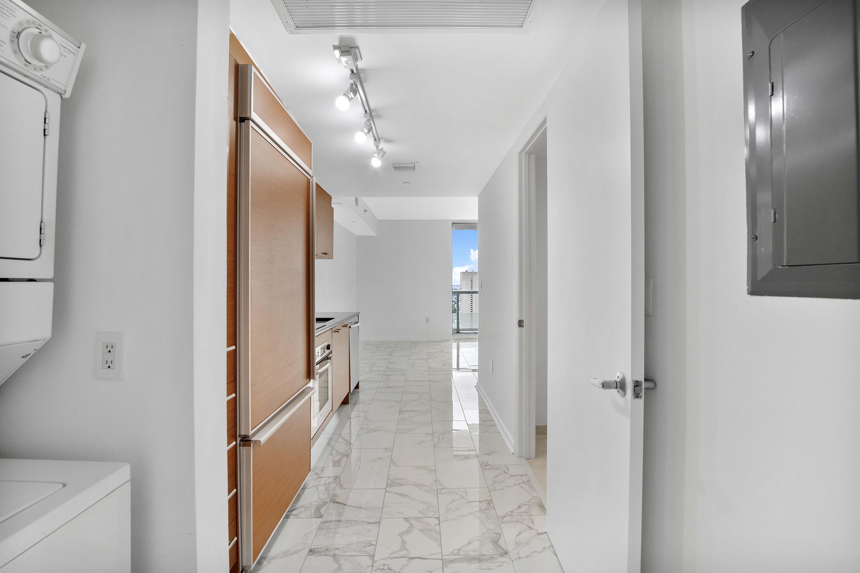 50 Biscayne Blvd #4503