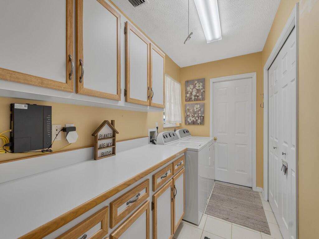 4375 Gator Trace Ln Fort Pierce, FL 34982