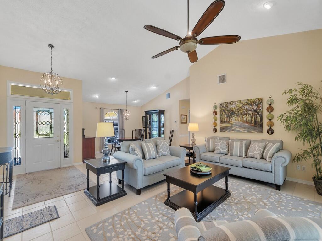 4375 Gator Trace Ln Fort Pierce, FL 34982
