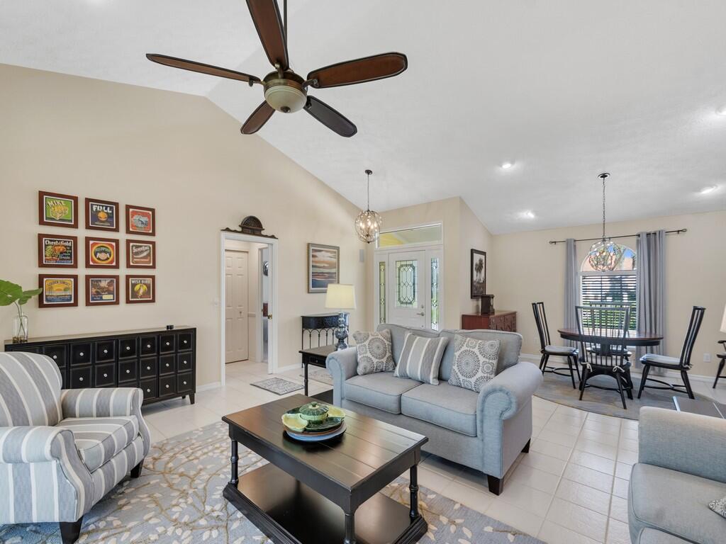 4375 Gator Trace Ln Fort Pierce, FL 34982