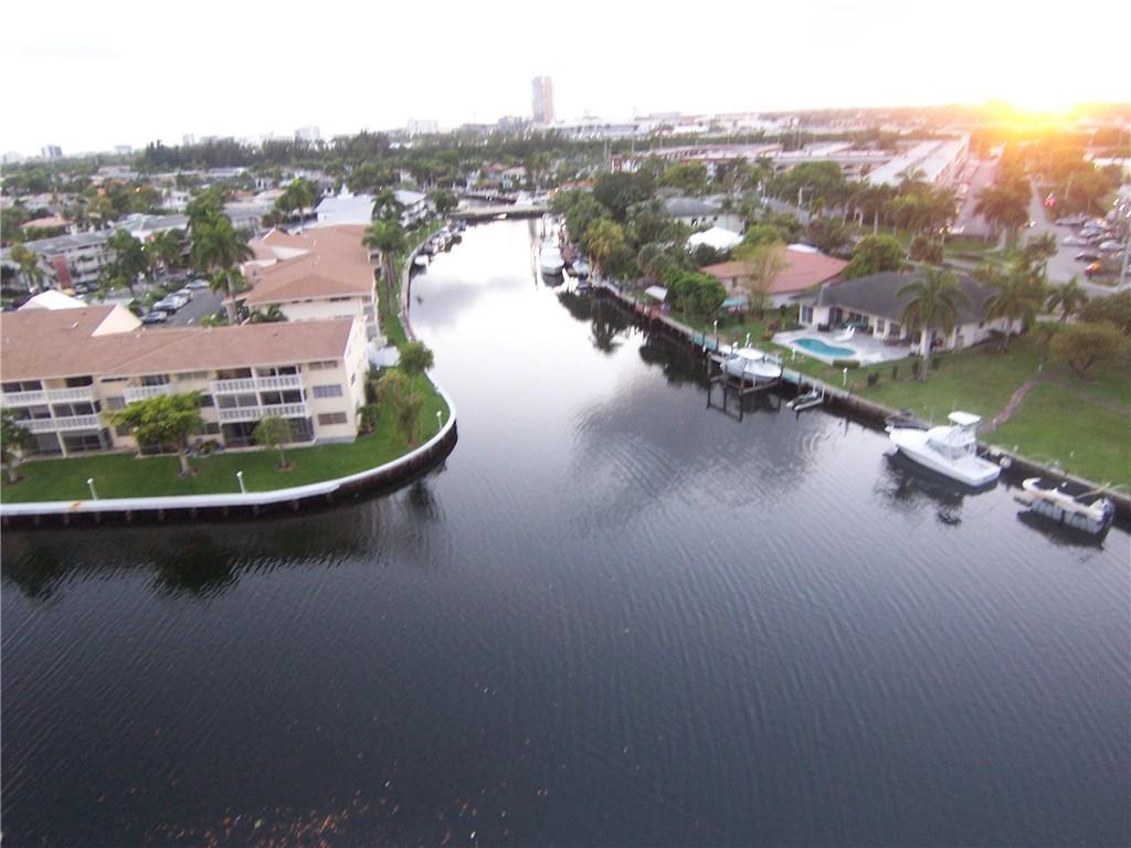 437 Golden Isles Dr #11C