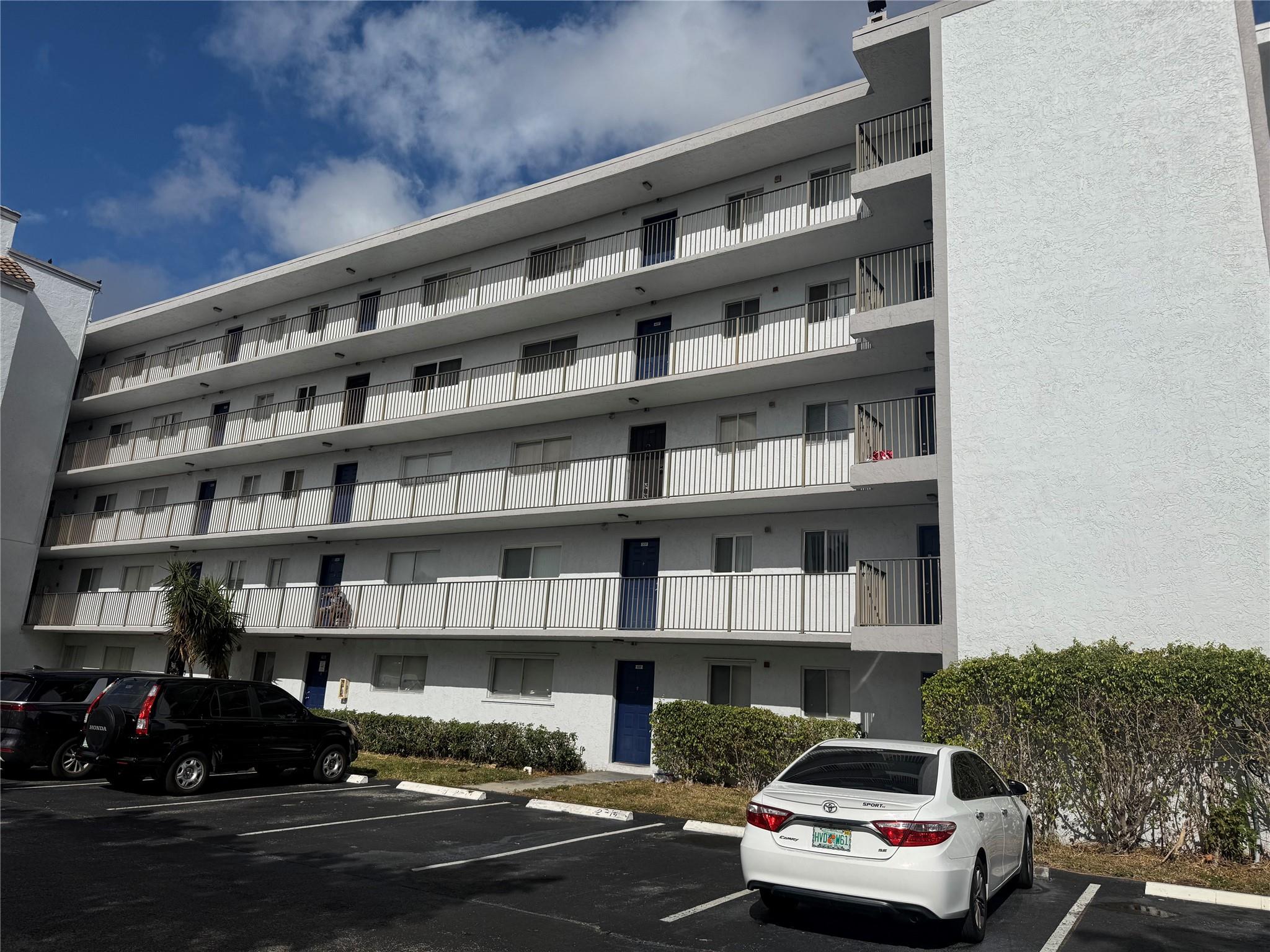 8730 N Sherman Cir #307