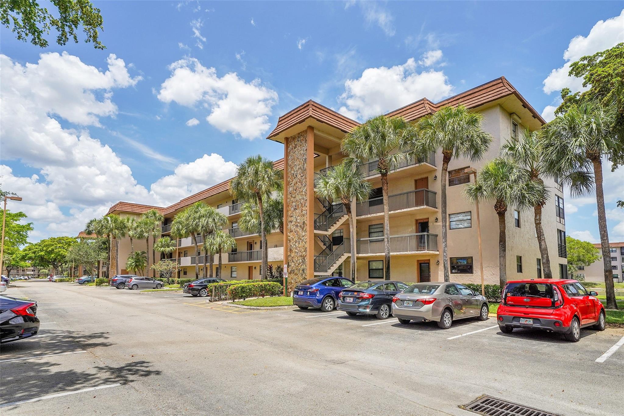 4950 S Sabal Palm Blvd #302,Tamarac, FL 33319