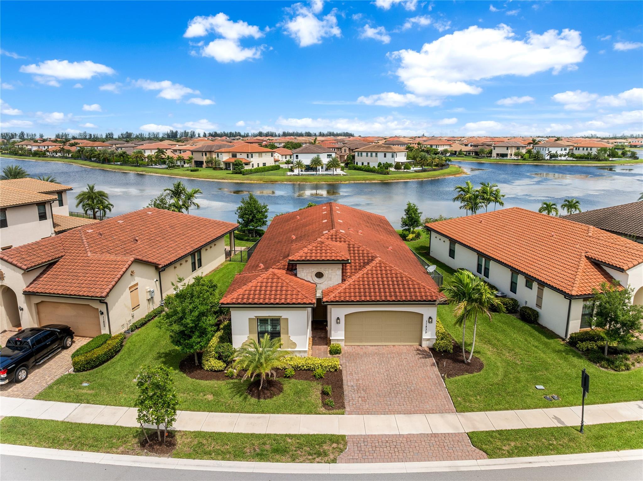 11835 S Baypoint Cir