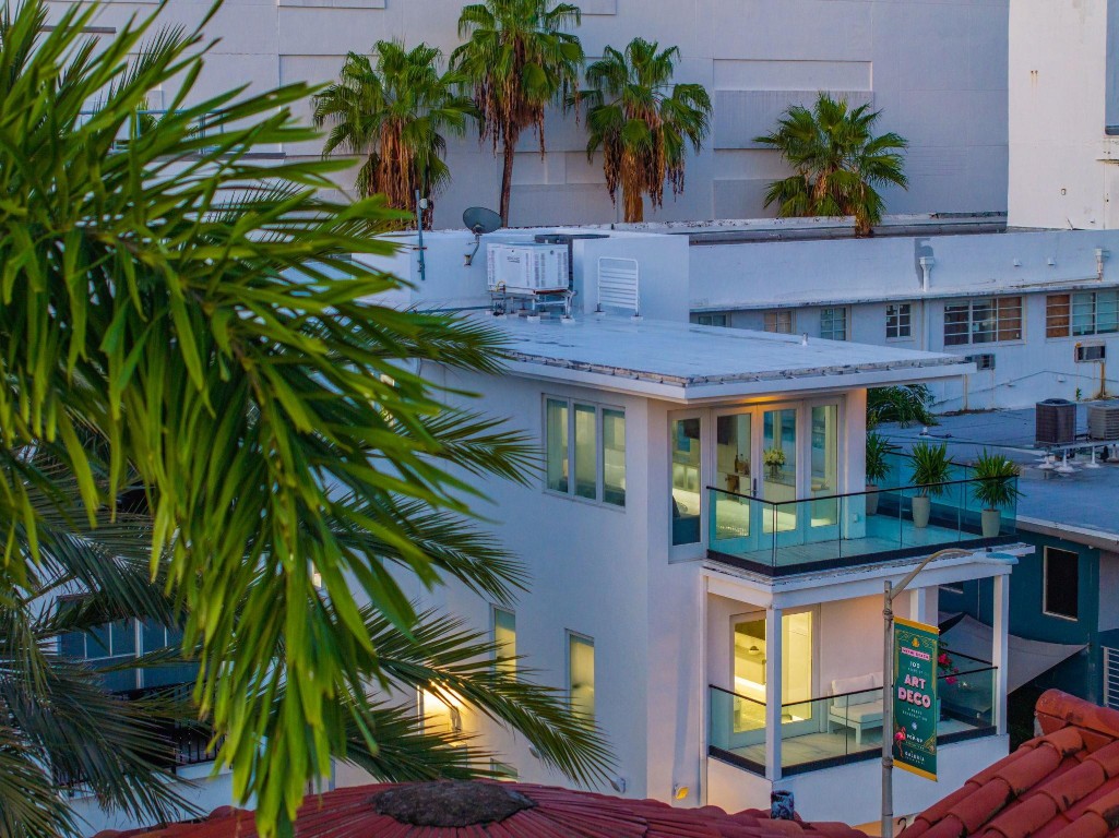 124 11th Miami Beach, FL 33139