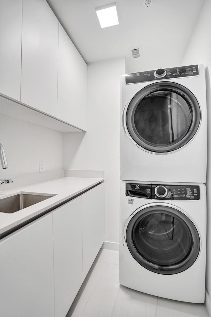 900 N Ocean #1405 Pompano Beach, FL 33062