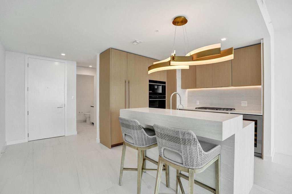 900 N Ocean #1405 Pompano Beach, FL 33062