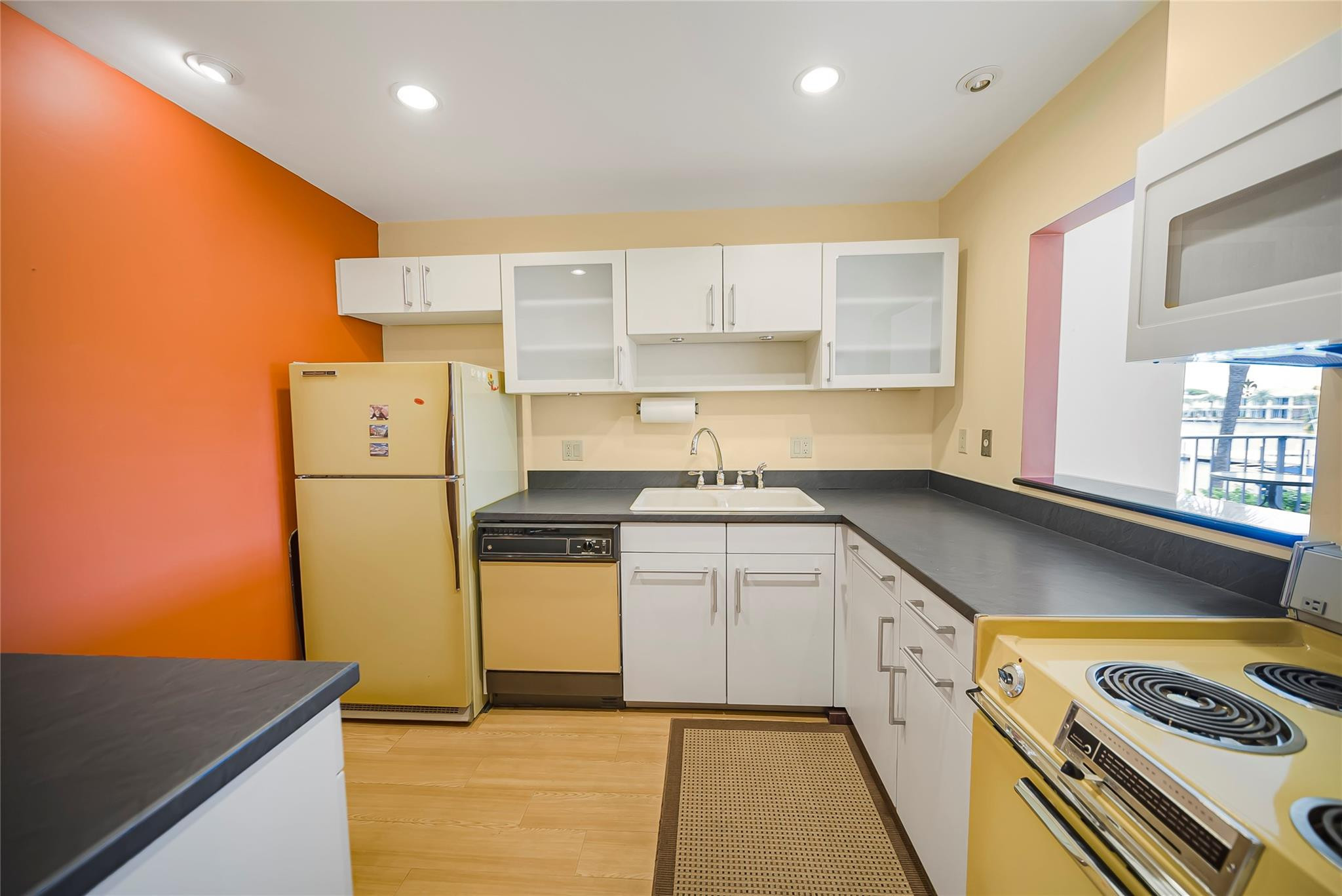 3105 NE 28th #2B Fort Lauderdale, FL 33308