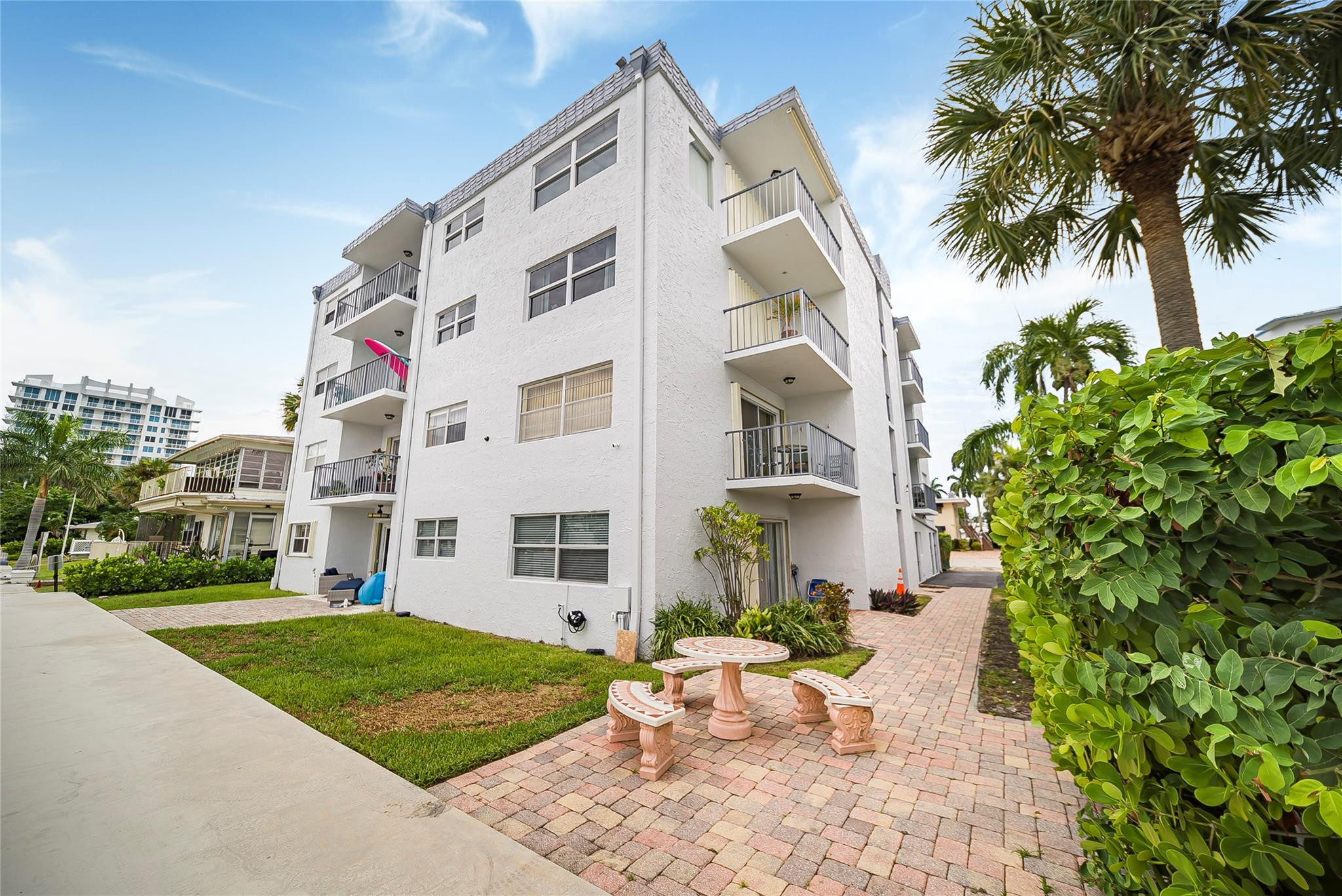 3105 NE 28th #2B Fort Lauderdale, FL 33308