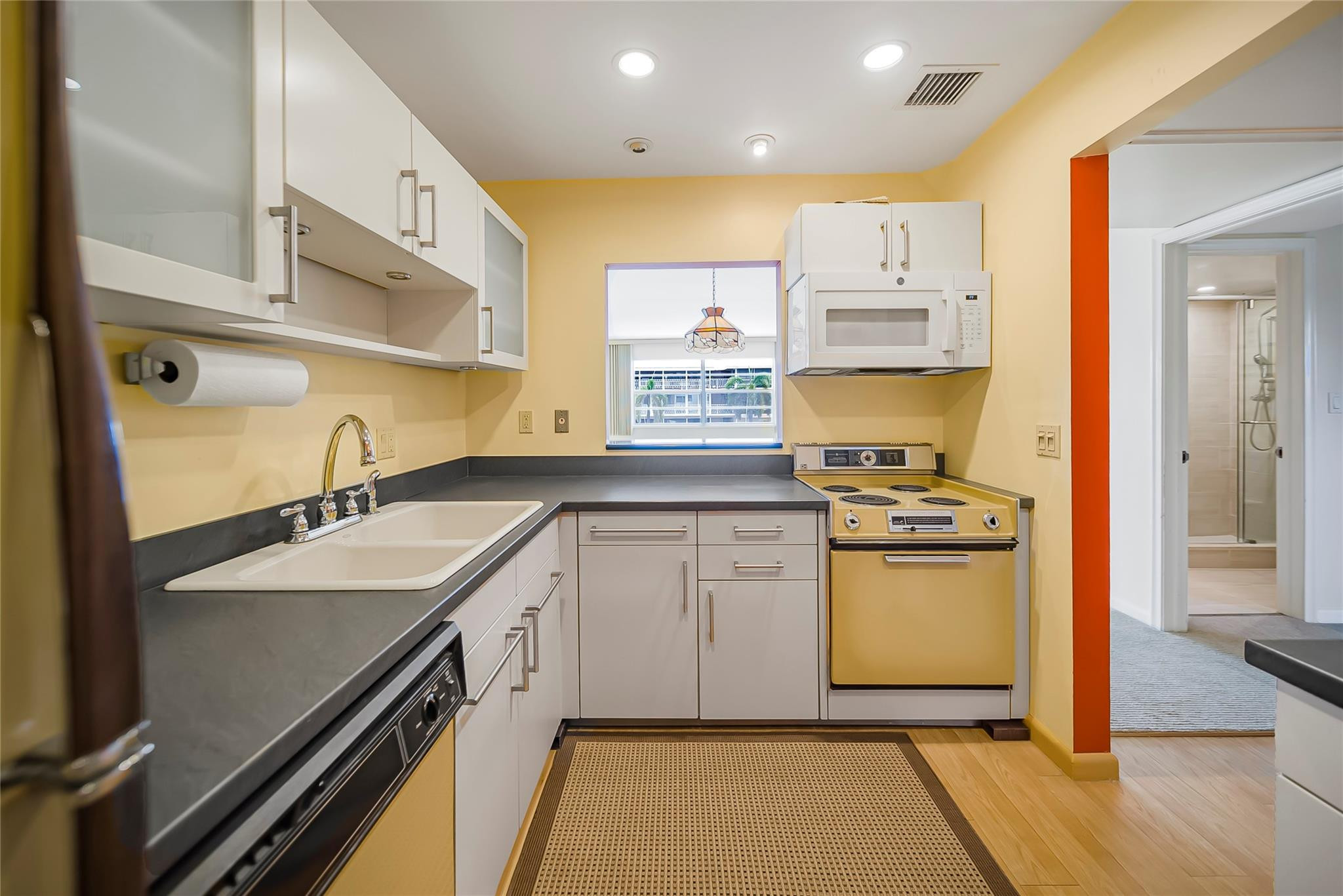 3105 NE 28th #2B Fort Lauderdale, FL 33308