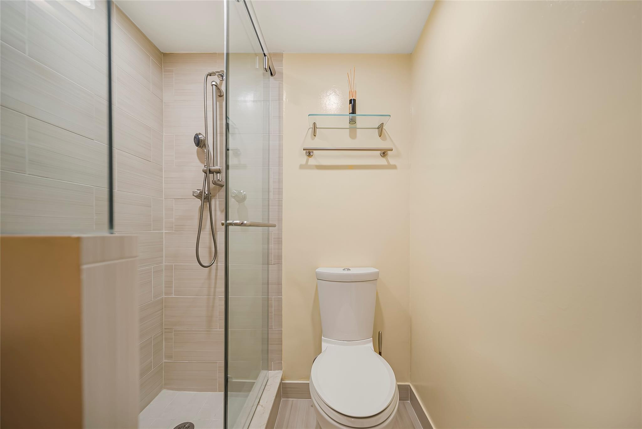 3105 NE 28th #2B Fort Lauderdale, FL 33308