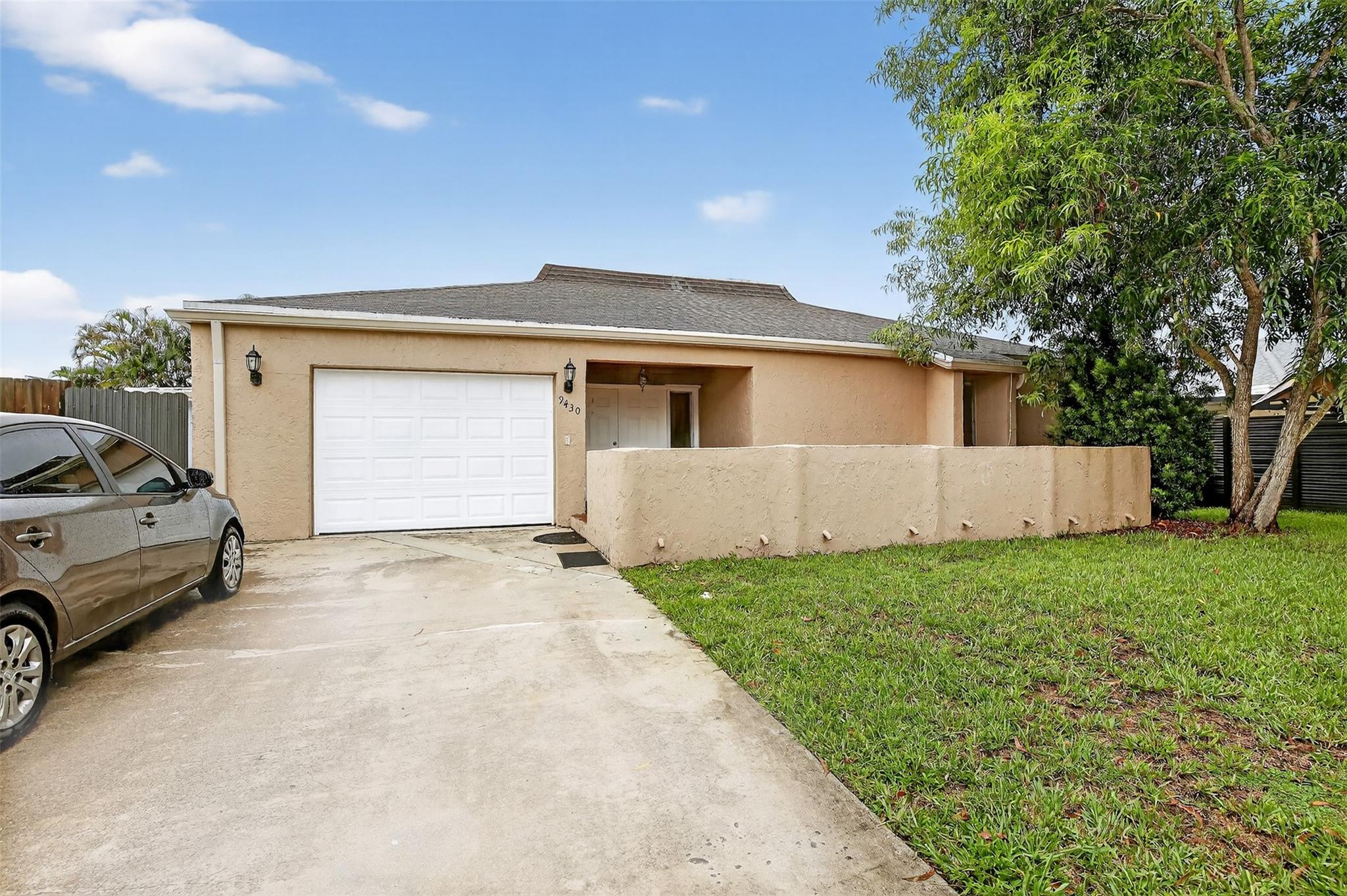 9430 SW 49th St
