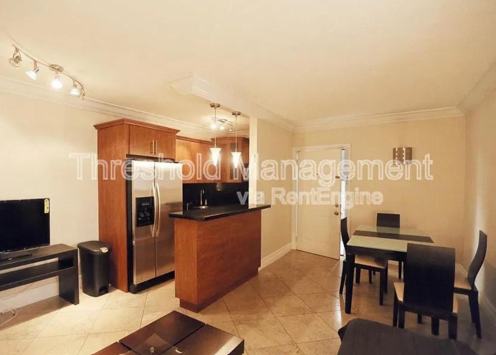 150 SW 10th St #4