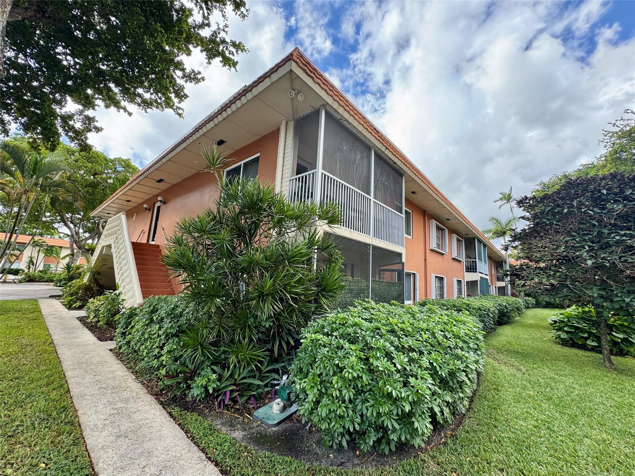 119 NE 19th Ct #205G