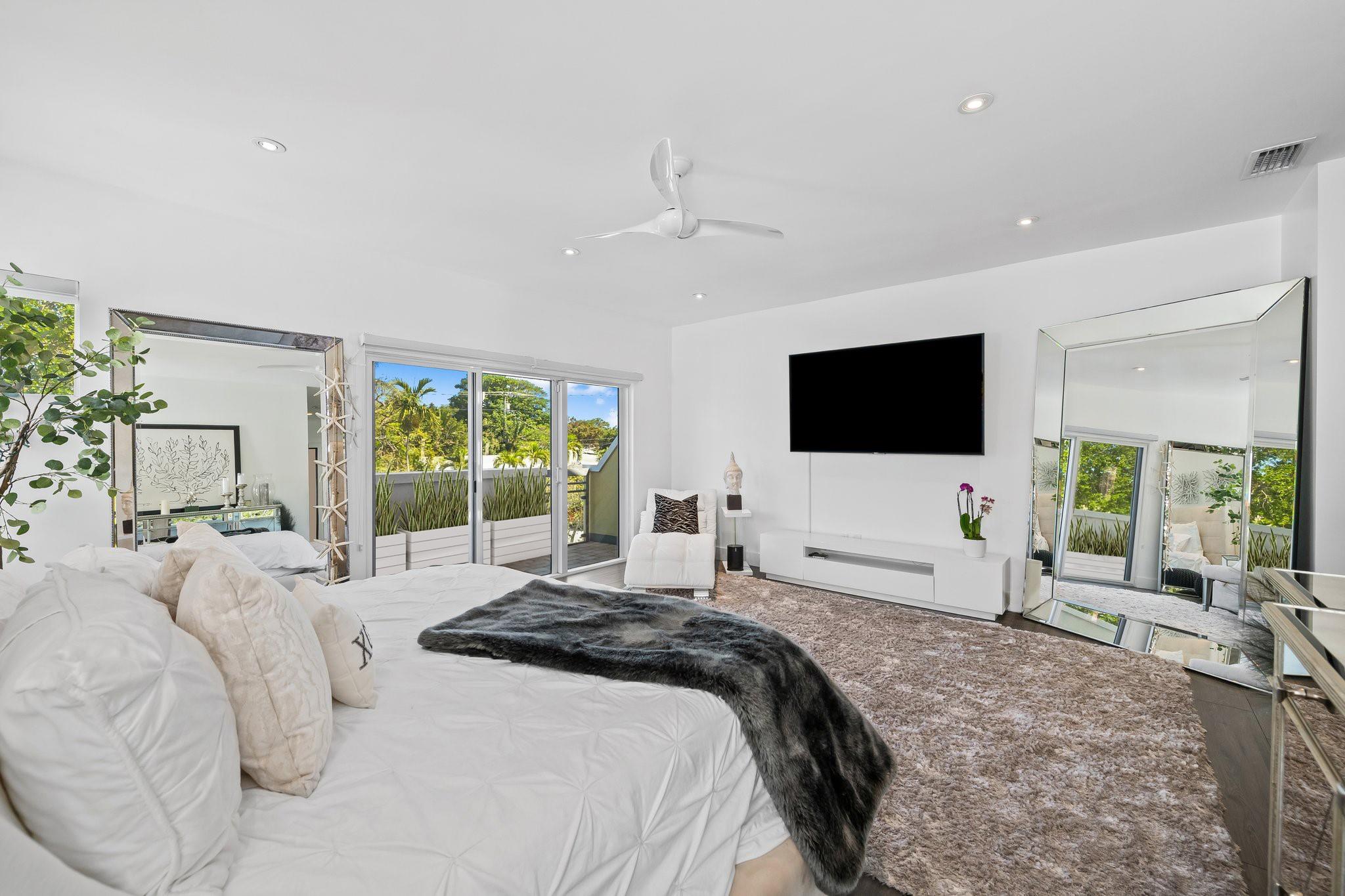 1223 NE 14th Ave Fort Lauderdale, FL 33304