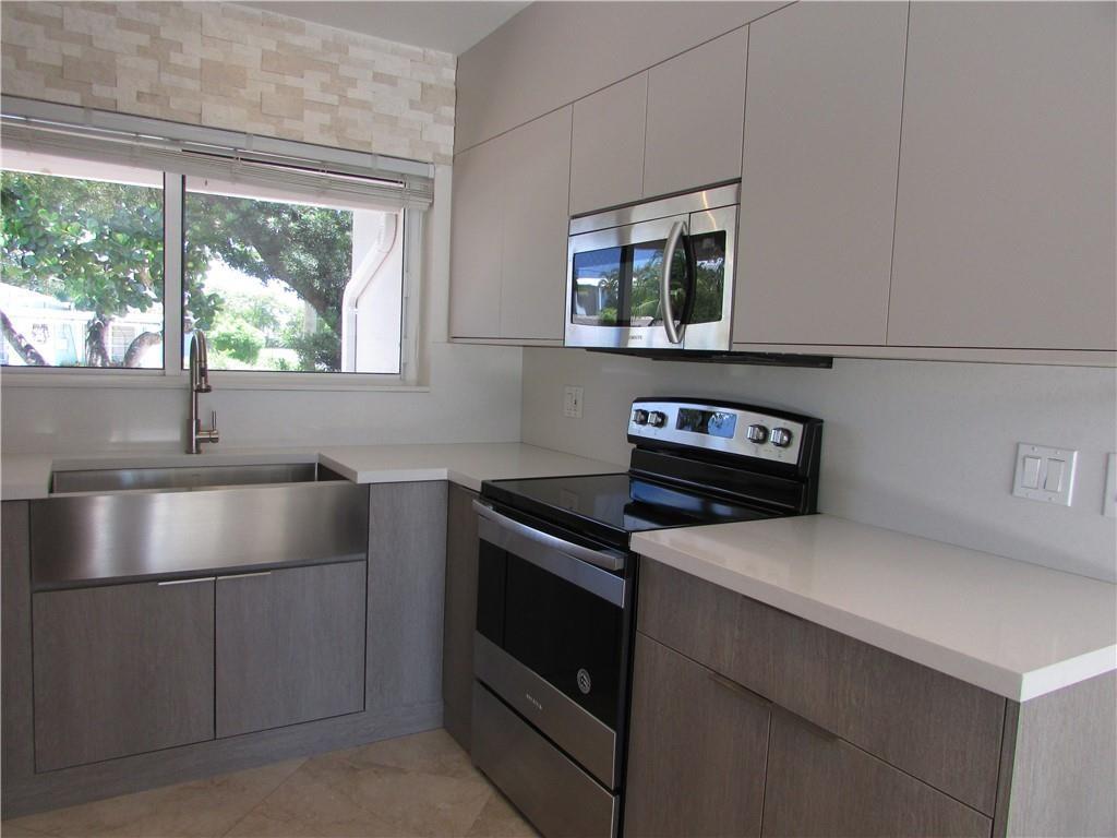 2031 NE 14th Ct Fort Lauderdale, FL 33304