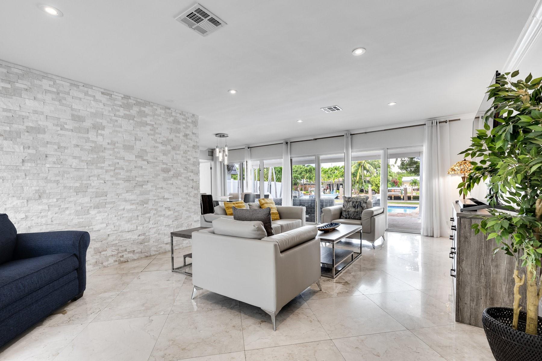 2031 NE 14th Ct Fort Lauderdale, FL 33304