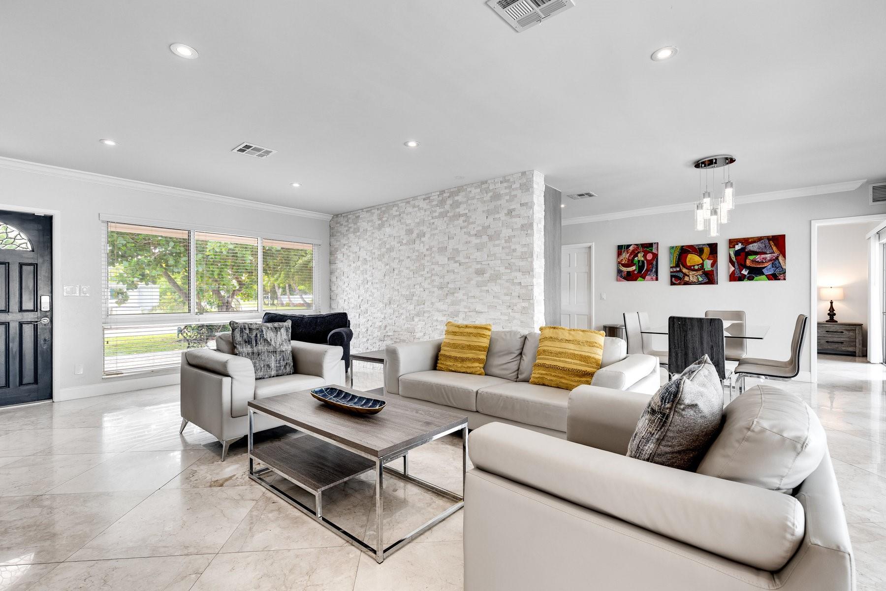 2031 NE 14th Ct Fort Lauderdale, FL 33304